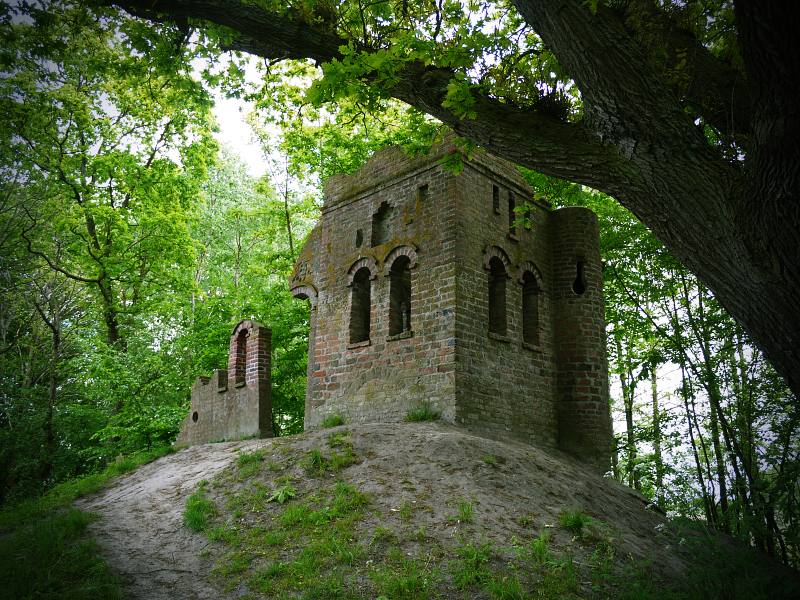 Ruine im Hochdorfer Garten
